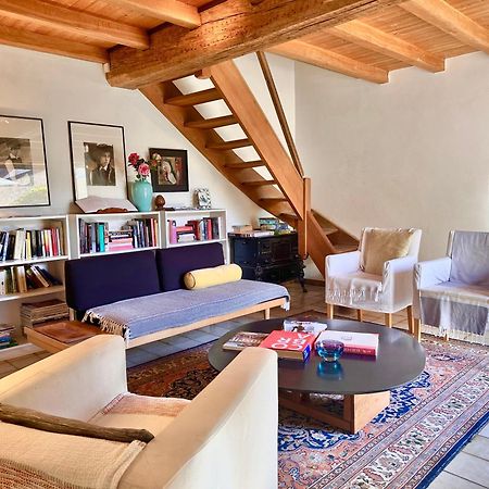 Bed and Breakfast La Cour Des Delices Gigny  Exterior foto