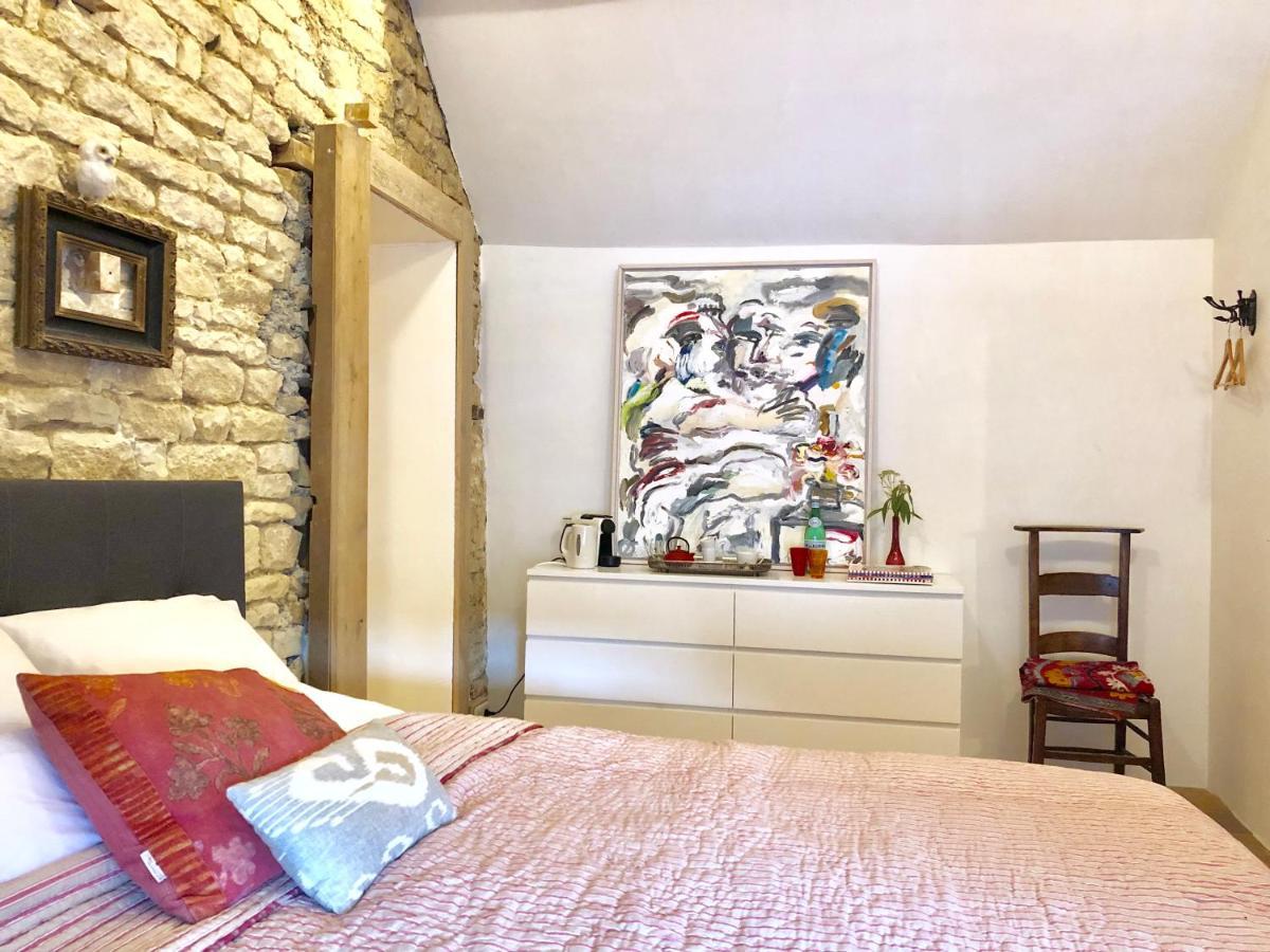 Bed and Breakfast La Cour Des Delices Gigny  Exterior foto