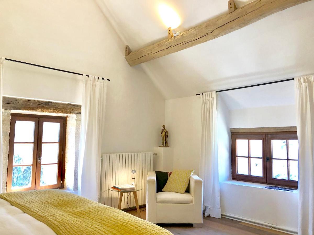 Bed and Breakfast La Cour Des Delices Gigny  Exterior foto