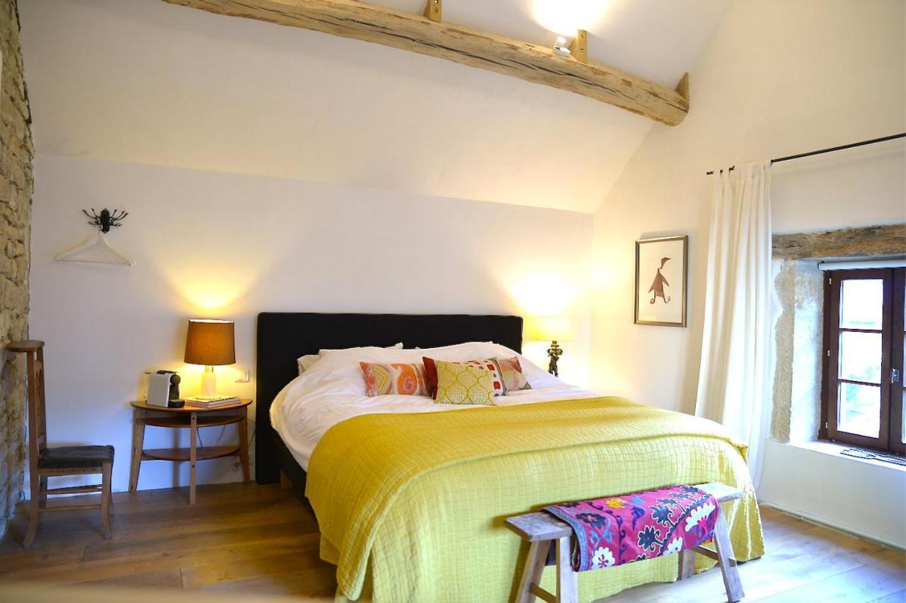 Bed and Breakfast La Cour Des Delices Gigny  Exterior foto