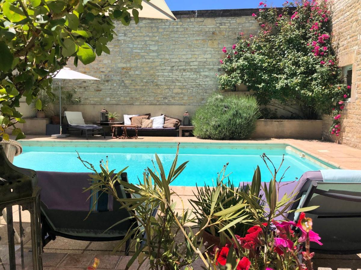 Bed and Breakfast La Cour Des Delices Gigny  Exterior foto