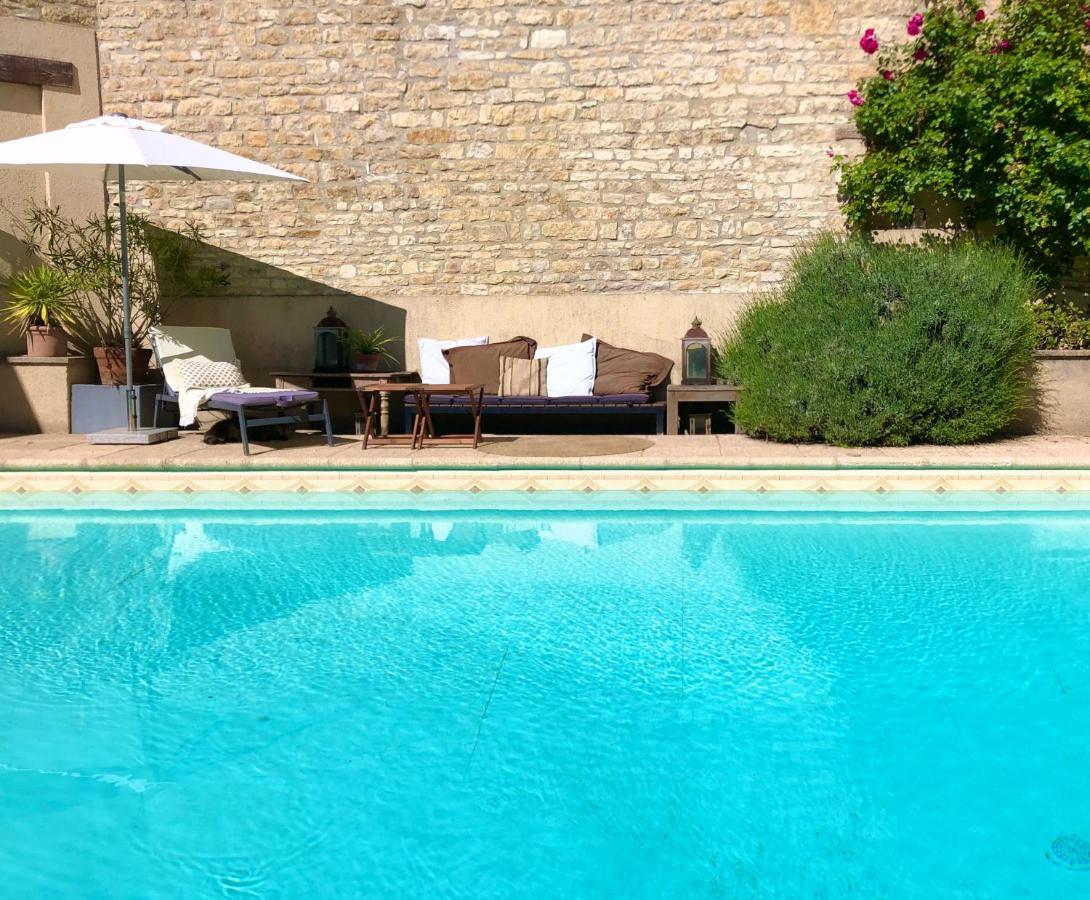 Bed and Breakfast La Cour Des Delices Gigny  Exterior foto