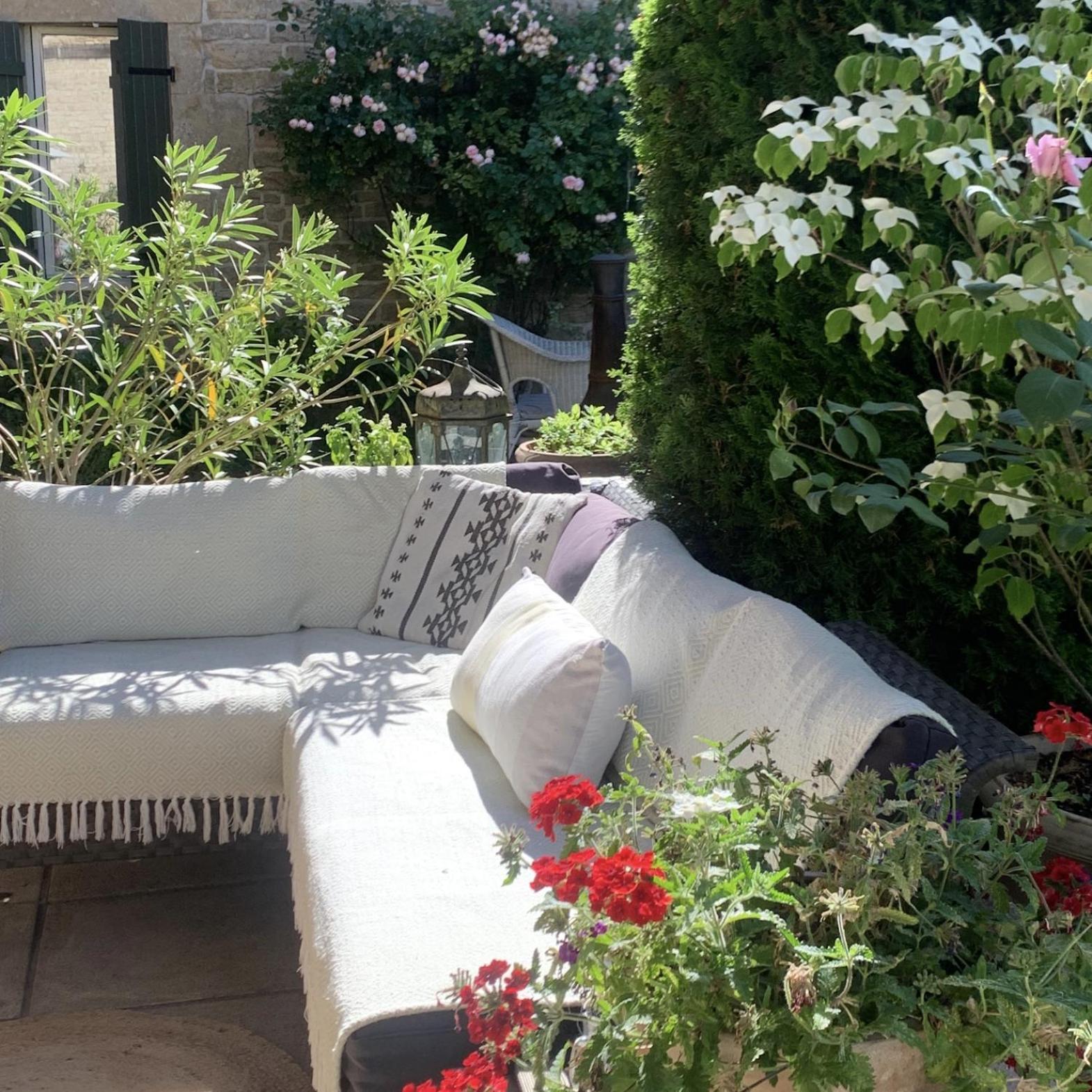 Bed and Breakfast La Cour Des Delices Gigny  Exterior foto